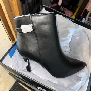 Jones New York Sleek Black Ankle Boots